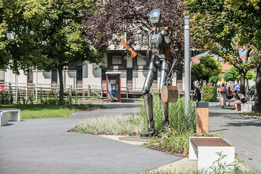 The Lost Astronaut: A Public Sculpture Inspired By The Feeling Of Being Lost In Life The Lost Astronaut: A Public Sculpture Inspired By The Feeling Of Being Lost In Life