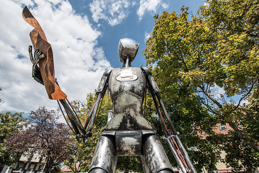 The Lost Astronaut: A Public Sculpture Inspired By The Feeling Of Being Lost In Life The Lost Astronaut: A Public Sculpture Inspired By The Feeling Of Being Lost In Life
