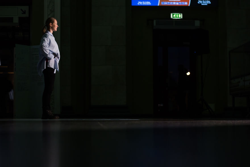 Artists Stood Motionless For 24 Hours To Spread The Message About Organ Donation Artists Stood Motionless For 24 Hours To Spread The Message About Organ Donation