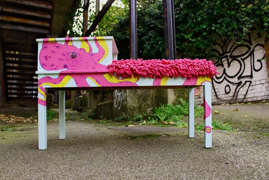 I Brought An Old Telephone Seat Back To Life With Some Aquatic Funk I Brought An Old Telephone Seat Back To Life With Some Aquatic Funk