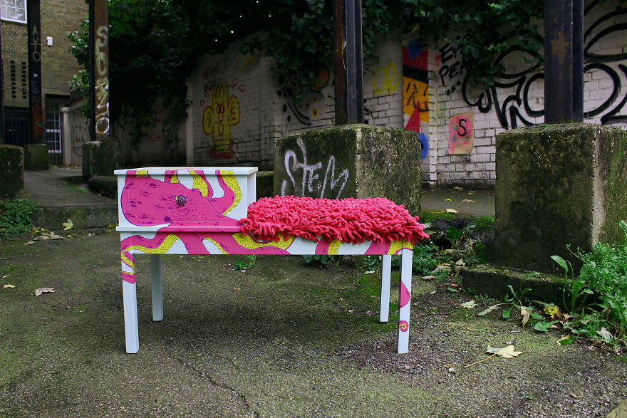 I Brought An Old Telephone Seat Back To Life With Some Aquatic Funk I Brought An Old Telephone Seat Back To Life With Some Aquatic Funk