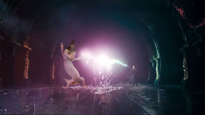 Ridiculously Photogenic Gecko Inspires Photoshop Battle, And It&#8217;s Hilarious (Add Yours!)