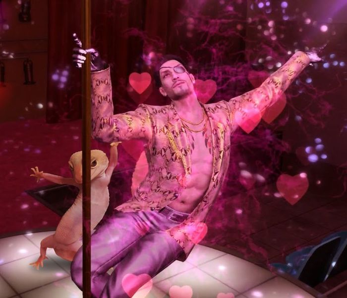 Ridiculously Photogenic Gecko Inspires Photoshop Battle, And It&#8217;s Hilarious (Add Yours!)