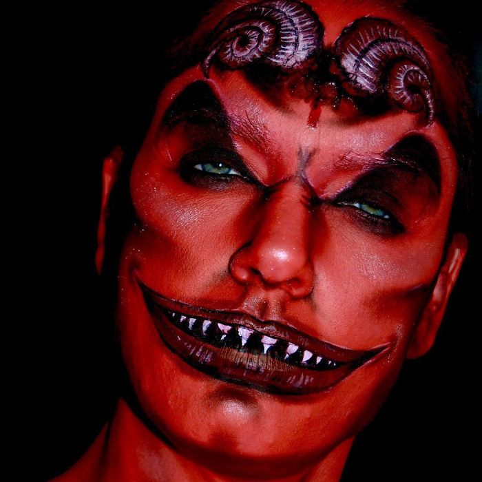 Makeup Artist Turns Herself Into Monsters From Your Most Terrifying Nightmares Makeup Artist Turns Herself Into Monsters From Your Most Terrifying Nightmares