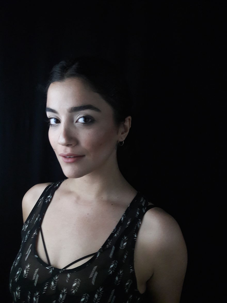 I Made A Photoshoot Only With A Single Flashlight And A Randomly Selected Average Smartphone I Made A Photoshoot Only With A Single Flashlight And A Randomly Selected Average Smartphone