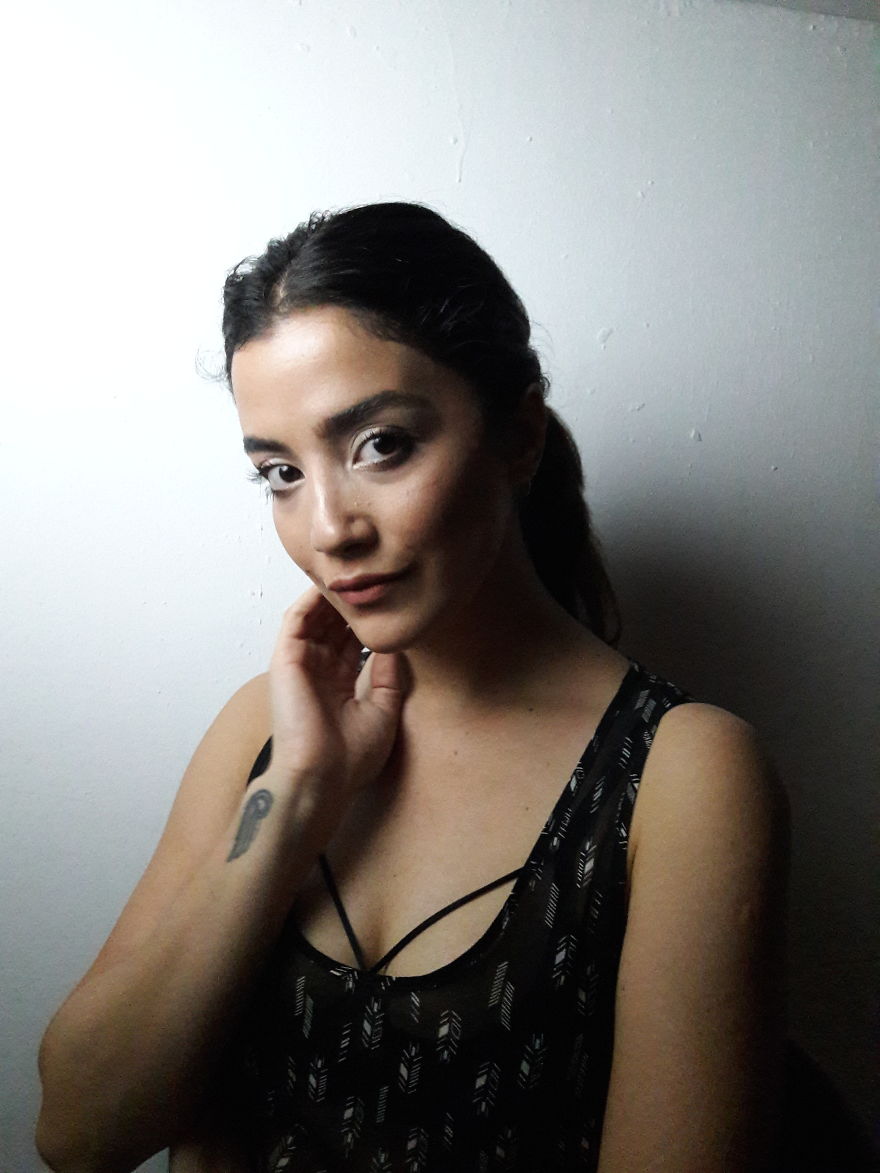 I Made A Photoshoot Only With A Single Flashlight And A Randomly Selected Average Smartphone I Made A Photoshoot Only With A Single Flashlight And A Randomly Selected Average Smartphone