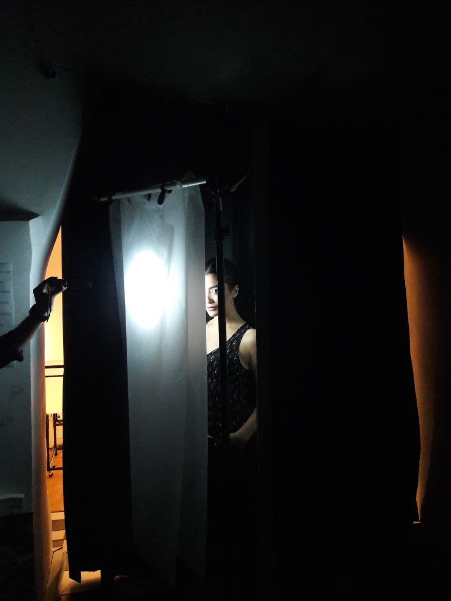 I Made A Photoshoot Only With A Single Flashlight And A Randomly Selected Average Smartphone I Made A Photoshoot Only With A Single Flashlight And A Randomly Selected Average Smartphone