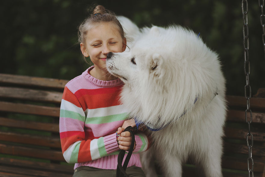 We Followed Local Canistherapy Center Team To Senior Foster Homes And Children Hospitals For Two Years To Document People Emotions
