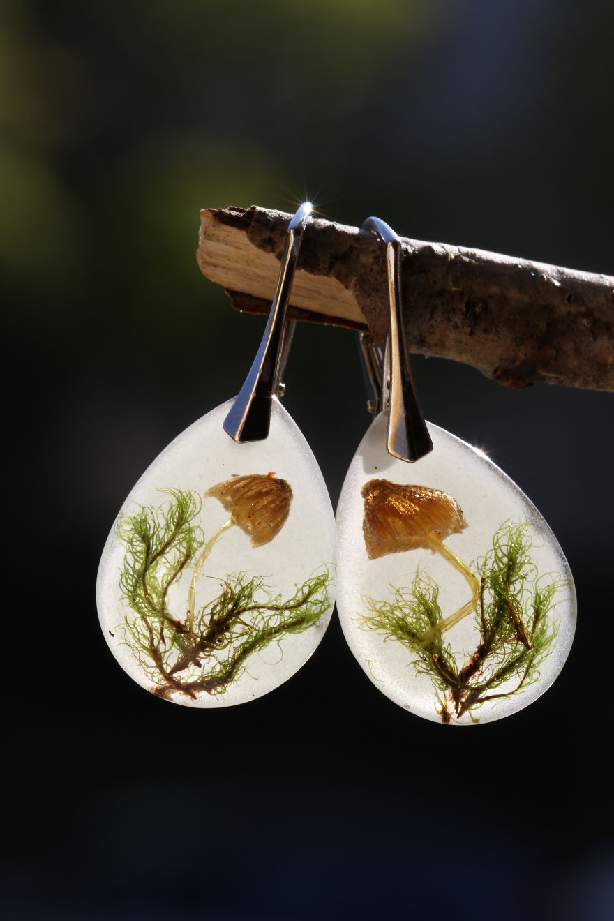 I Capture The Beauty Of Woodlands And Meadows In Resin Jewelry I Capture The Beauty Of Woodlands And Meadows In Resin Jewelry