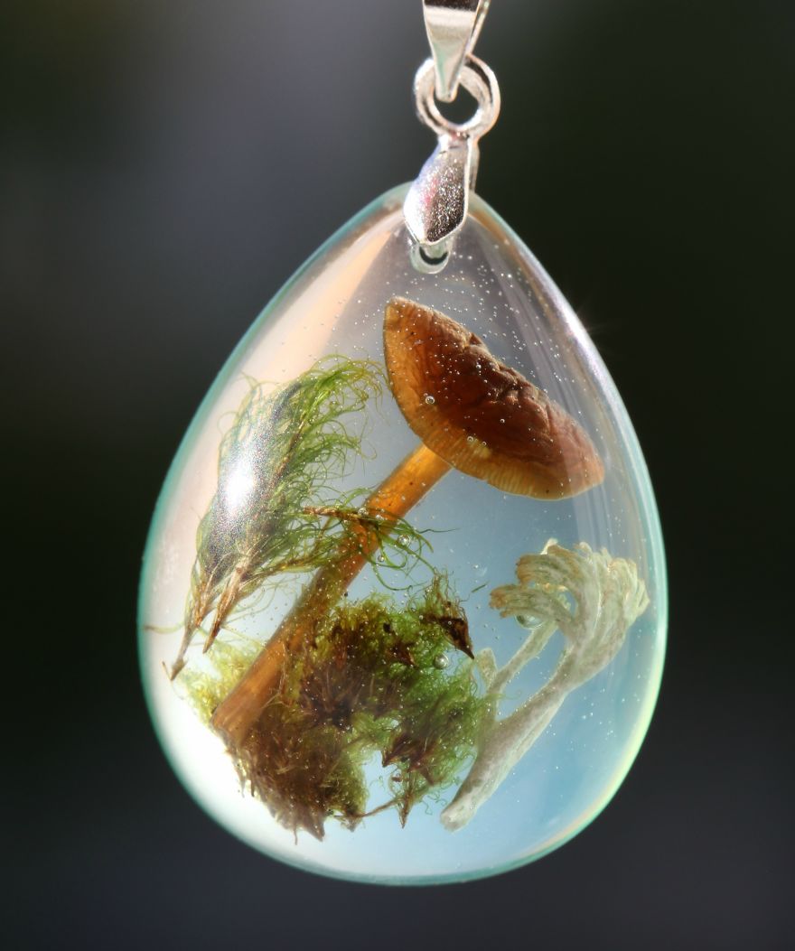 I Capture The Beauty Of Woodlands And Meadows In Resin Jewelry I Capture The Beauty Of Woodlands And Meadows In Resin Jewelry