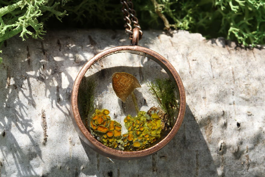 I Capture The Beauty Of Woodlands And Meadows In Resin Jewelry I Capture The Beauty Of Woodlands And Meadows In Resin Jewelry