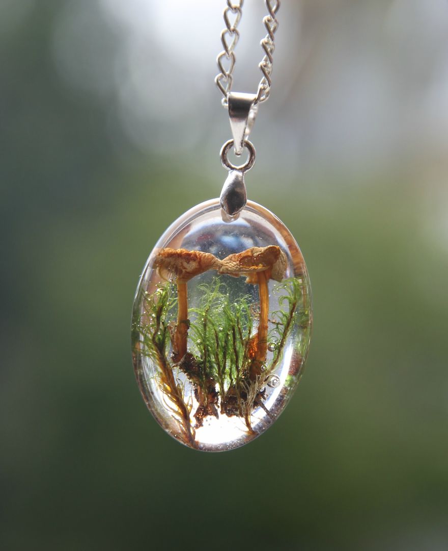 I Capture The Beauty Of Woodlands And Meadows In Resin Jewelry I Capture The Beauty Of Woodlands And Meadows In Resin Jewelry