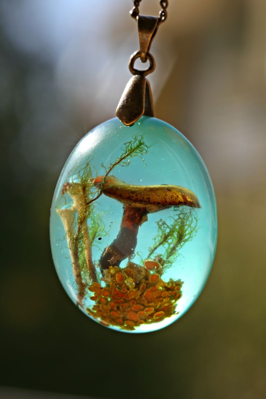 I Capture The Beauty Of Woodlands And Meadows In Resin Jewelry I Capture The Beauty Of Woodlands And Meadows In Resin Jewelry