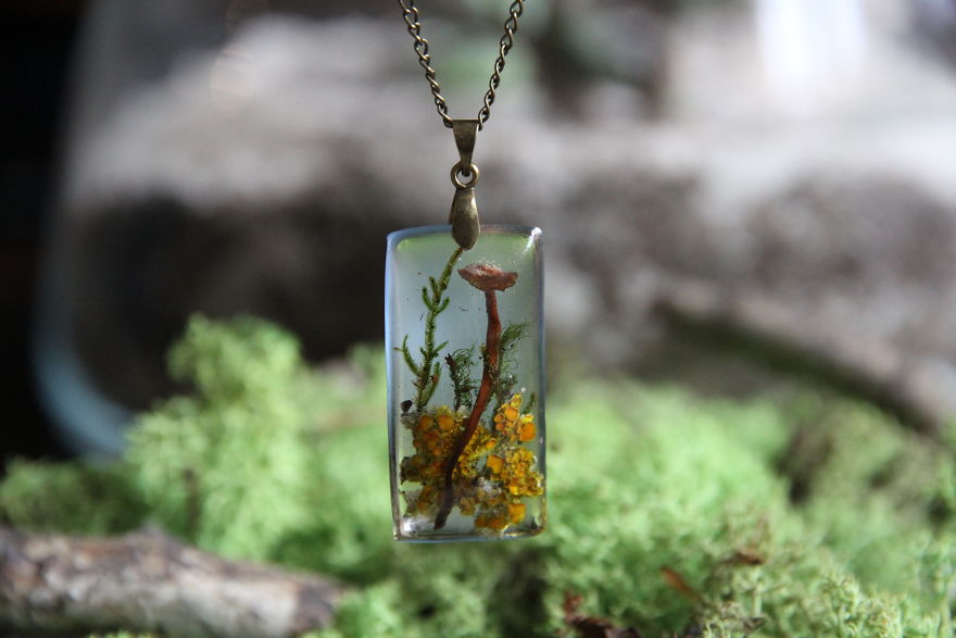 I Capture The Beauty Of Woodlands And Meadows In Resin Jewelry I Capture The Beauty Of Woodlands And Meadows In Resin Jewelry