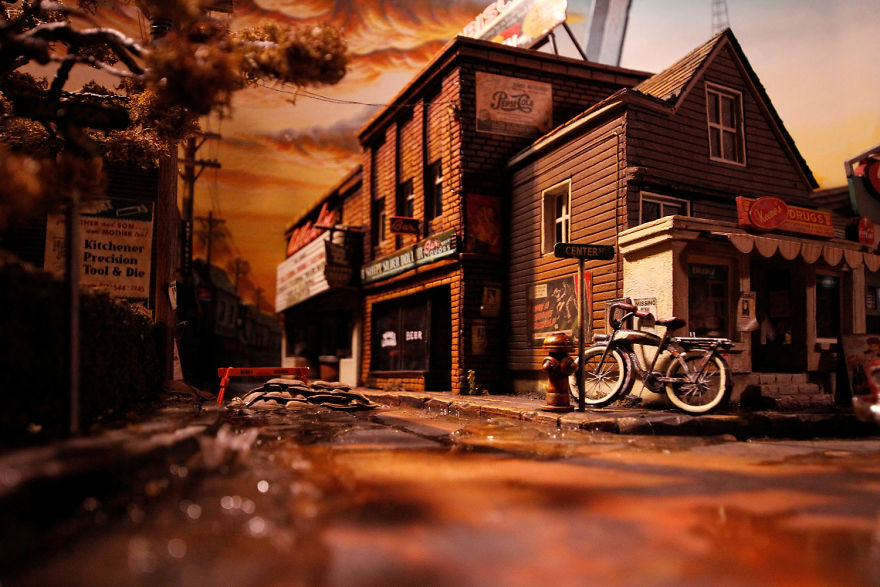 I Rebuilt An Old Stereo Unit As A Tribute To Stephen King’s ‘It’ I Rebuilt An Old Stereo Unit As A Tribute To Stephen King’s ‘It’