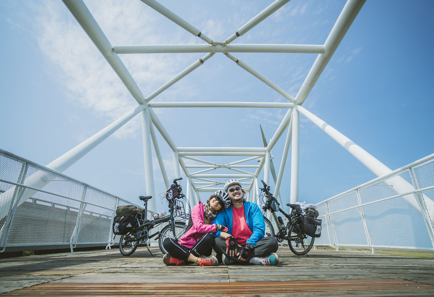 We Were On A Tight Budget, So We Brought A Camera And Tripod To Shoot Our Own Wedding Photos While Travelling The World For 3 Years We Were On A Tight Budget, So We Brought A Camera And Tripod To Shoot Our Own Wedding Photos While Travelling The World For 3 Years