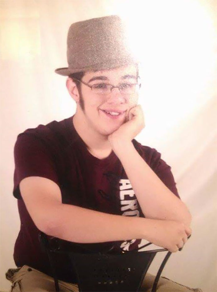 People Are Sharing Embarrassing Childhood Photos Of Their Significant Others, And It’s Too Funny People Are Sharing Embarrassing Childhood Photos Of Their Significant Others, And It’s Too Funny