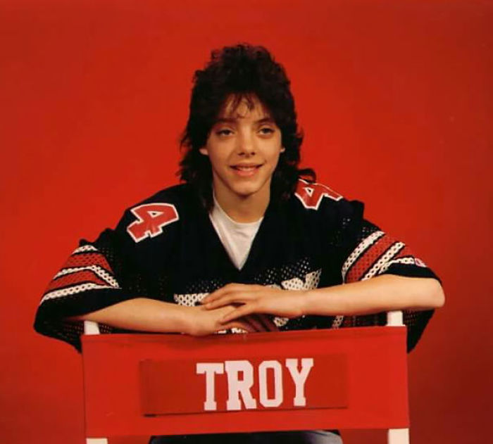 People Are Sharing Embarrassing Childhood Photos Of Their Significant Others, And It’s Too Funny People Are Sharing Embarrassing Childhood Photos Of Their Significant Others, And It’s Too Funny