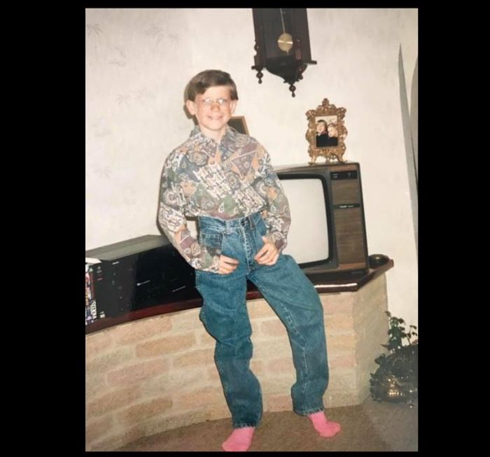 People Are Sharing Embarrassing Childhood Photos Of Their Significant Others, And It’s Too Funny People Are Sharing Embarrassing Childhood Photos Of Their Significant Others, And It’s Too Funny