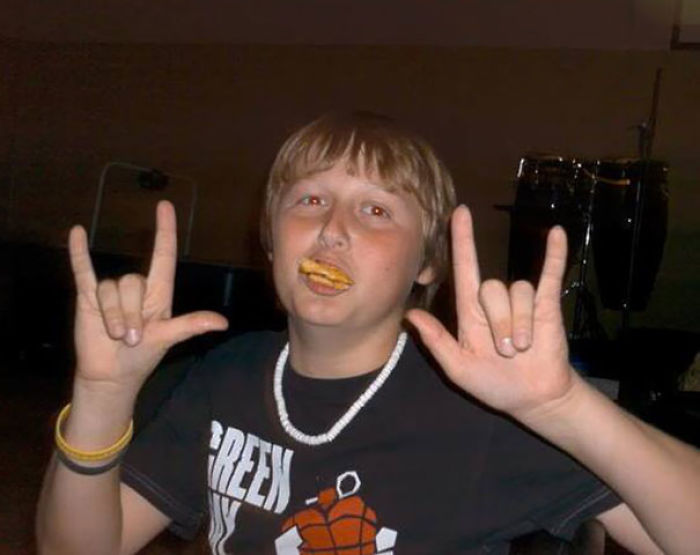 People Are Sharing Embarrassing Childhood Photos Of Their Significant Others, And It’s Too Funny People Are Sharing Embarrassing Childhood Photos Of Their Significant Others, And It’s Too Funny