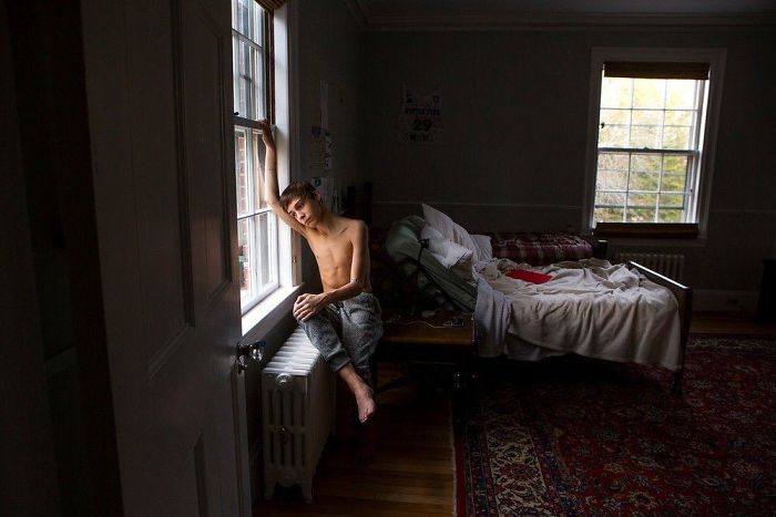 26 Photos Of Americans In Their Bedrooms Let Us Take A Glimpse Into Their Private Lives 26 Photos Of Americans In Their Bedrooms Let Us Take A Glimpse Into Their Private Lives