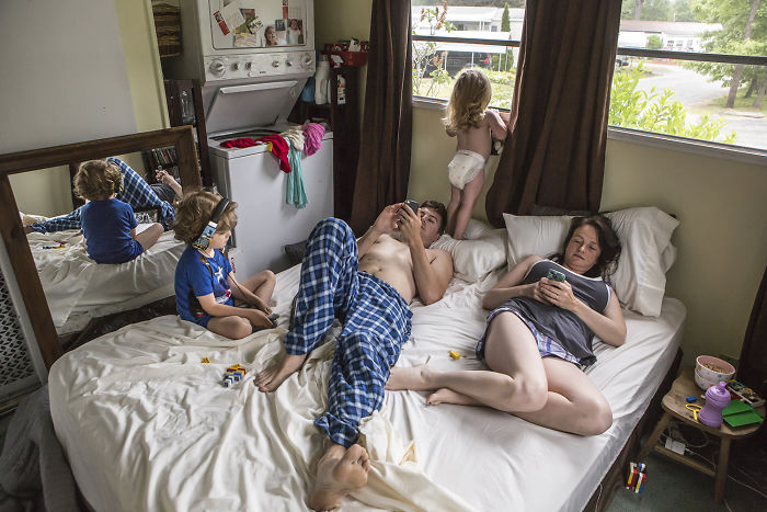 26 Photos Of Americans In Their Bedrooms Let Us Take A Glimpse Into Their Private Lives 26 Photos Of Americans In Their Bedrooms Let Us Take A Glimpse Into Their Private Lives