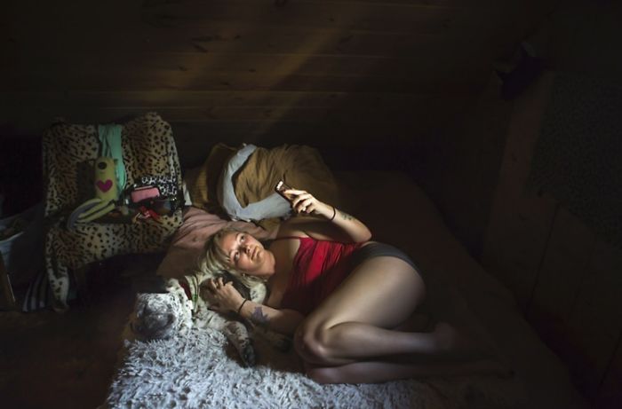 26 Photos Of Americans In Their Bedrooms Let Us Take A Glimpse Into Their Private Lives 26 Photos Of Americans In Their Bedrooms Let Us Take A Glimpse Into Their Private Lives