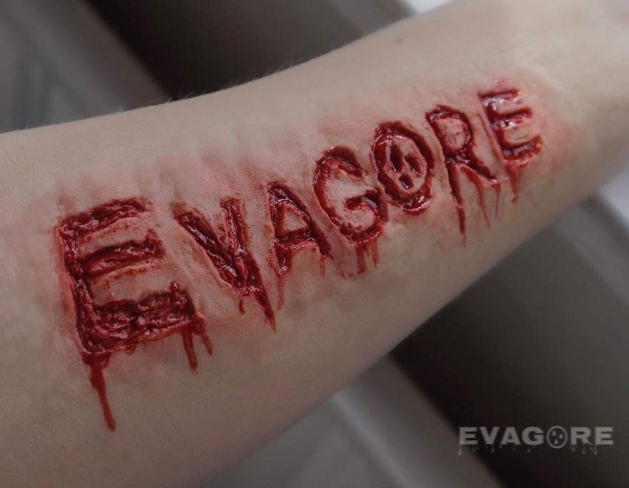 Artist Creates Hyper-Realistic Makeup That Will Leave You With Chills Artist Creates Hyper-Realistic Makeup That Will Leave You With Chills