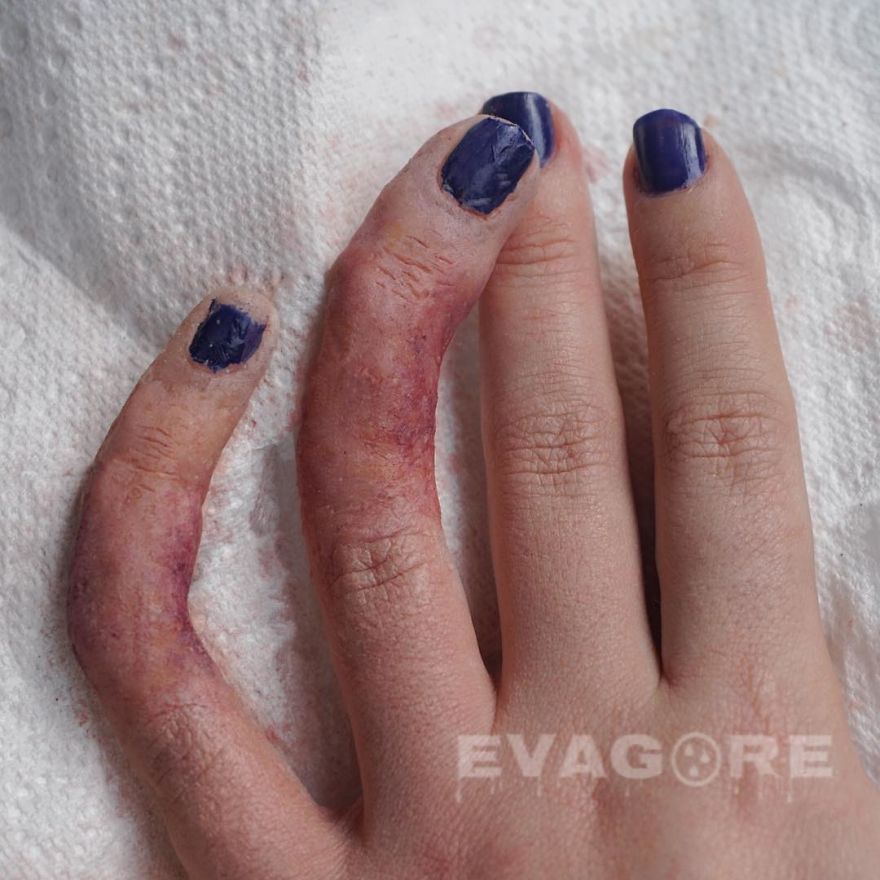 Artist Creates Hyper-Realistic Makeup That Will Leave You With Chills Artist Creates Hyper-Realistic Makeup That Will Leave You With Chills