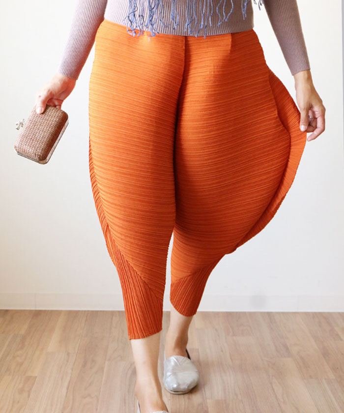 Pants That Will Give You ‘Fried Chicken’ Legs Exist, And The Internet Can’t Stop Laughing Pants That Will Give You ‘Fried Chicken’ Legs Exist, And The Internet Can’t Stop Laughing