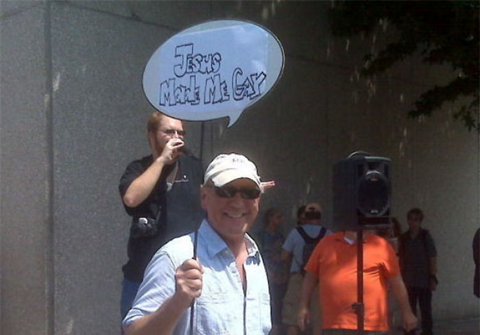 66 Times People Hilariously Trolled Protesters