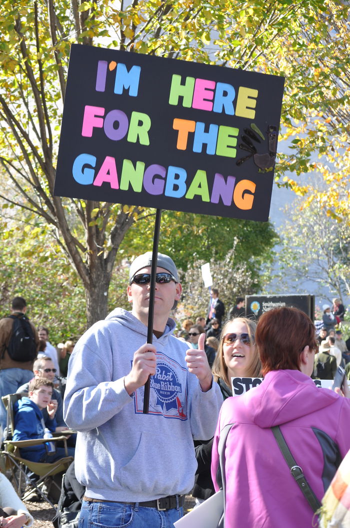 66 Times People Hilariously Trolled Protesters