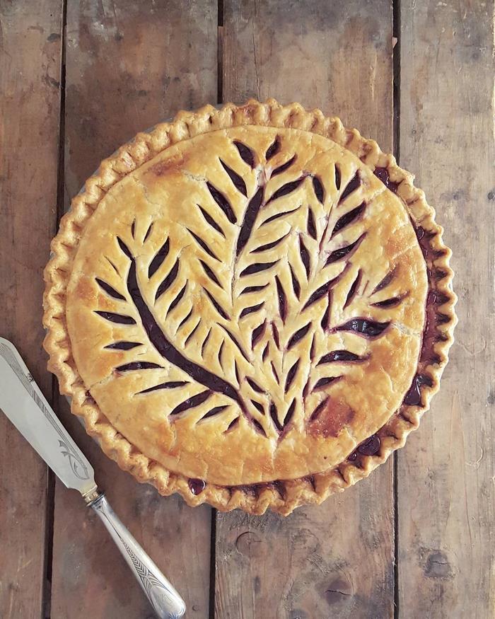 Baker Shows Before & After Pics Of Her Awesome Pie Crusts, And The Result Is Too Pretty To Eat Baker Shows Before & After Pics Of Her Awesome Pie Crusts, And The Result Is Too Pretty To Eat