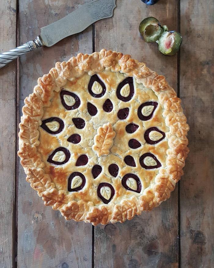 Baker Shows Before & After Pics Of Her Awesome Pie Crusts, And The Result Is Too Pretty To Eat Baker Shows Before & After Pics Of Her Awesome Pie Crusts, And The Result Is Too Pretty To Eat