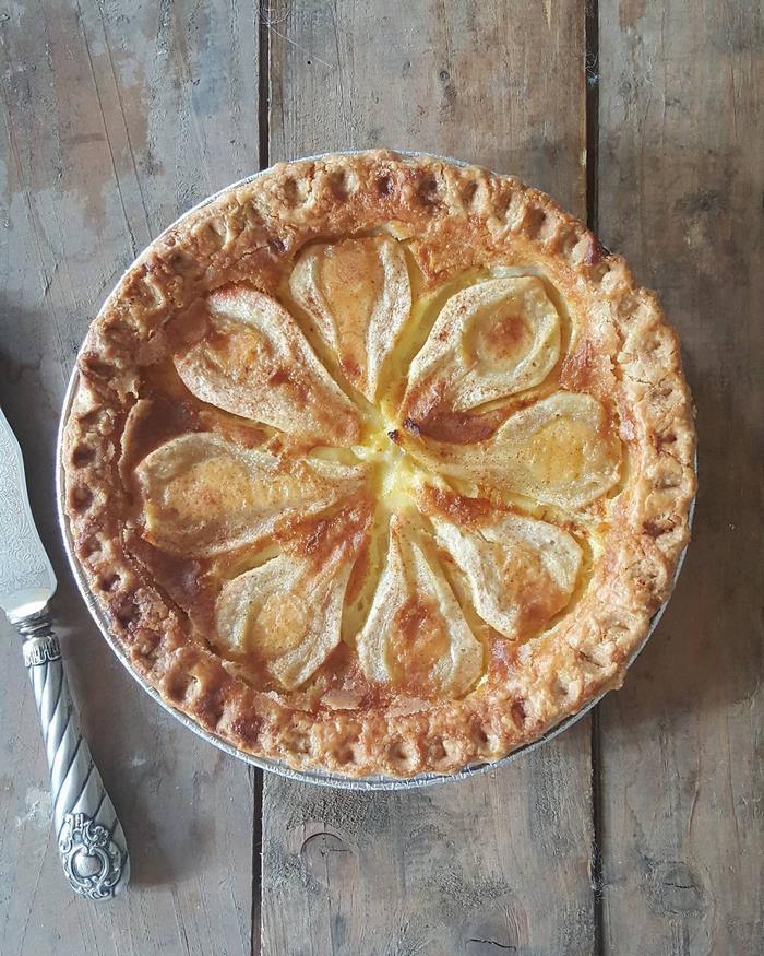 Baker Shows Before & After Pics Of Her Awesome Pie Crusts, And The Result Is Too Pretty To Eat Baker Shows Before & After Pics Of Her Awesome Pie Crusts, And The Result Is Too Pretty To Eat