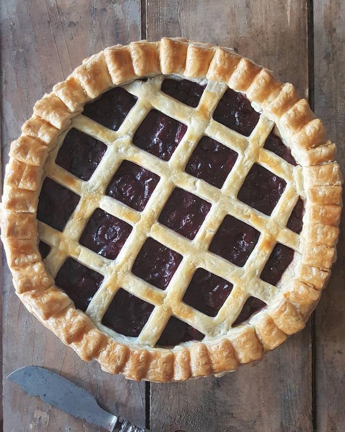 Baker Shows Before & After Pics Of Her Awesome Pie Crusts, And The Result Is Too Pretty To Eat Baker Shows Before & After Pics Of Her Awesome Pie Crusts, And The Result Is Too Pretty To Eat