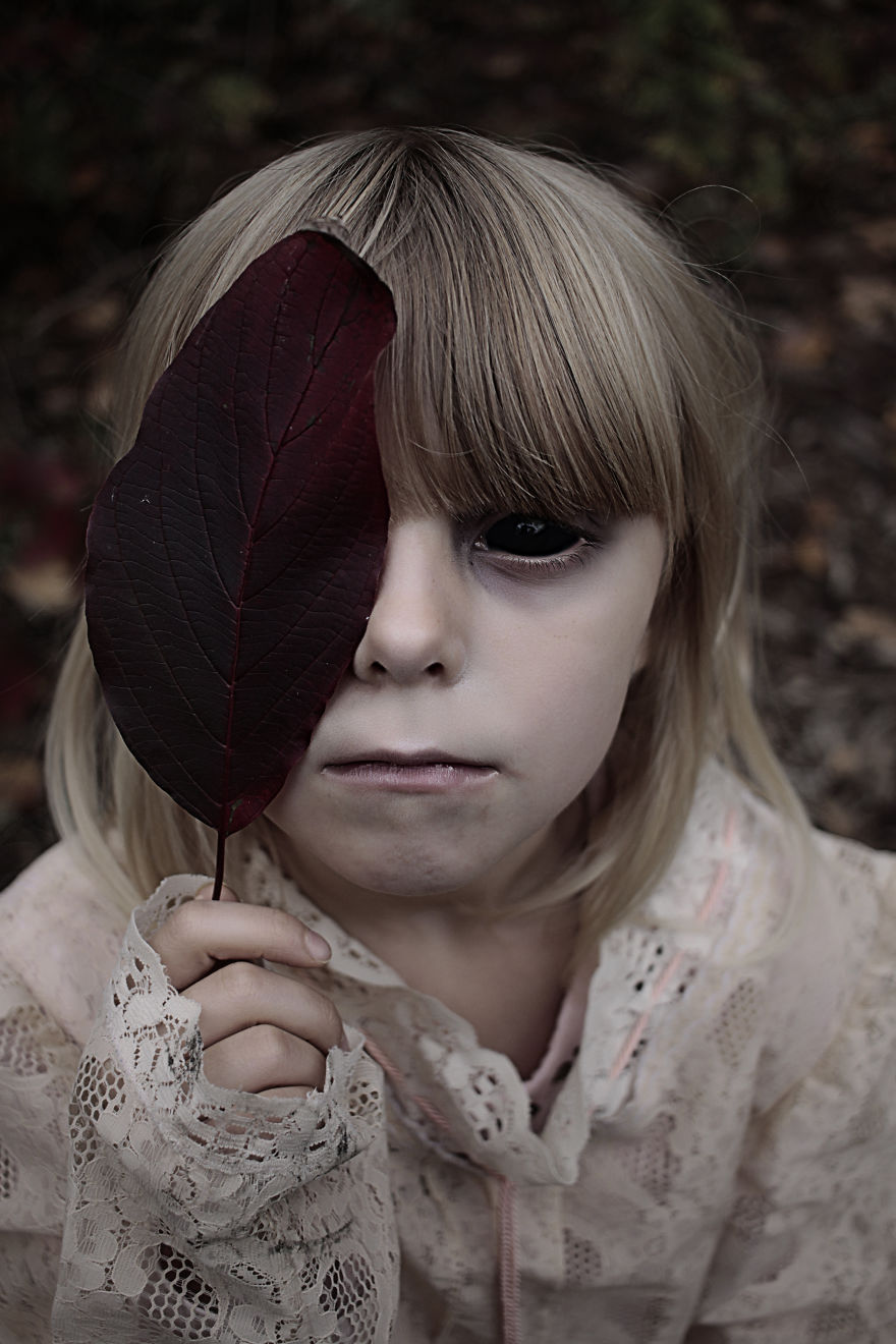 I Take My Kids Halloween To The Next Level With Eerie Photo Shoots I Take My Kids Halloween To The Next Level With Eerie Photo Shoots