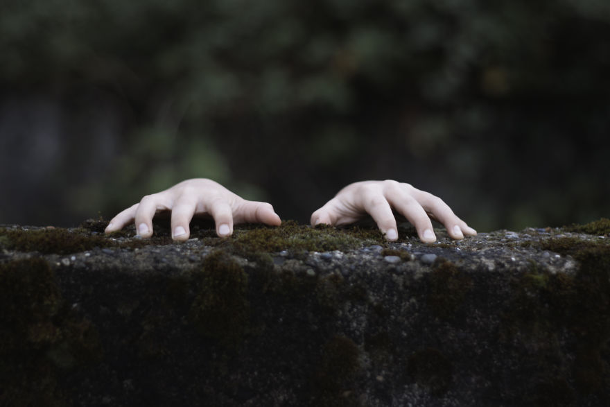 I Take My Kids Halloween To The Next Level With Eerie Photo Shoots I Take My Kids Halloween To The Next Level With Eerie Photo Shoots