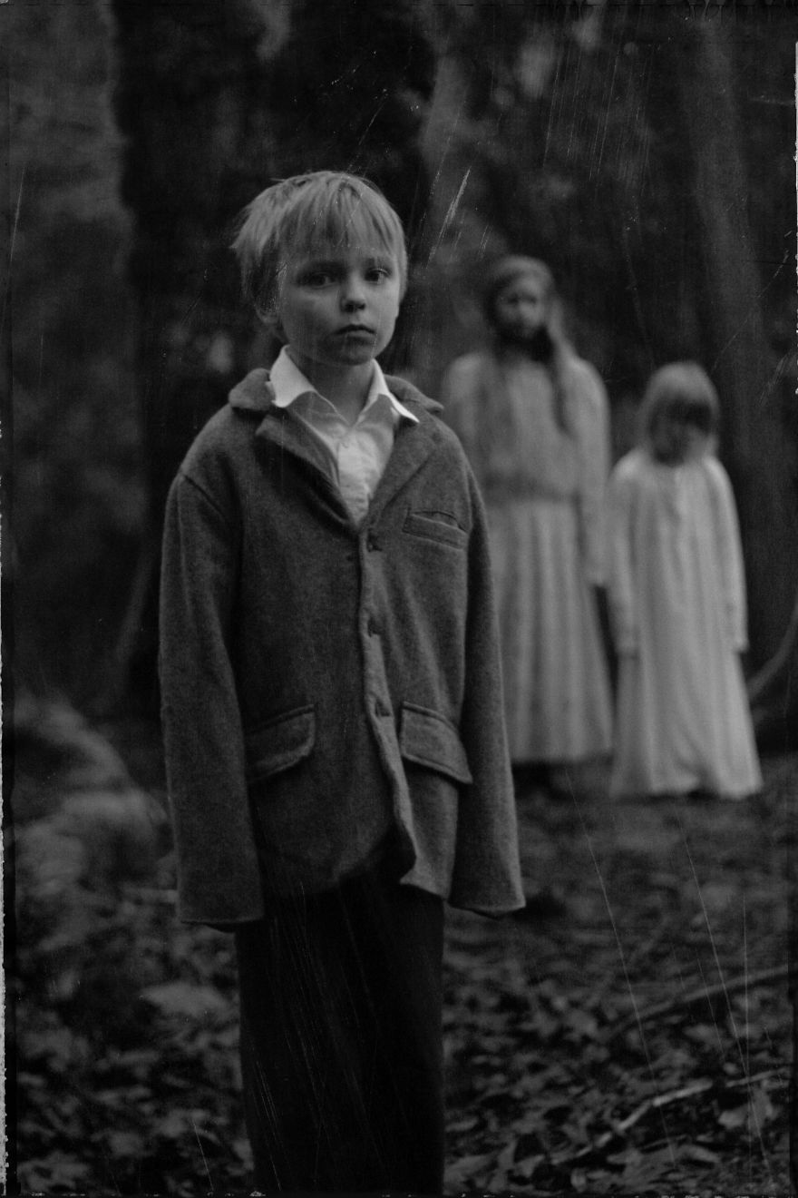 I Take My Kids Halloween To The Next Level With Eerie Photo Shoots I Take My Kids Halloween To The Next Level With Eerie Photo Shoots