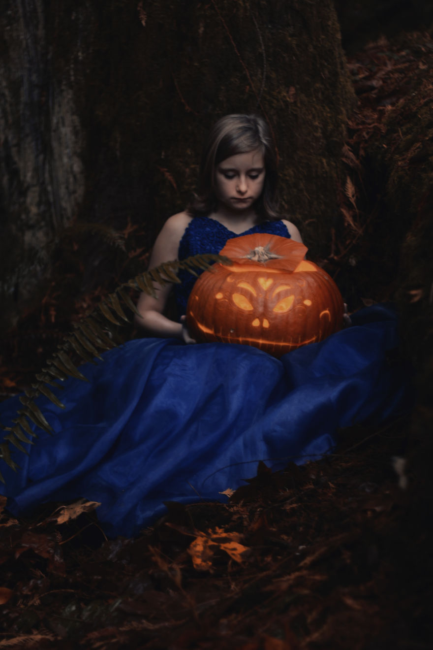 I Take My Kids Halloween To The Next Level With Eerie Photo Shoots I Take My Kids Halloween To The Next Level With Eerie Photo Shoots