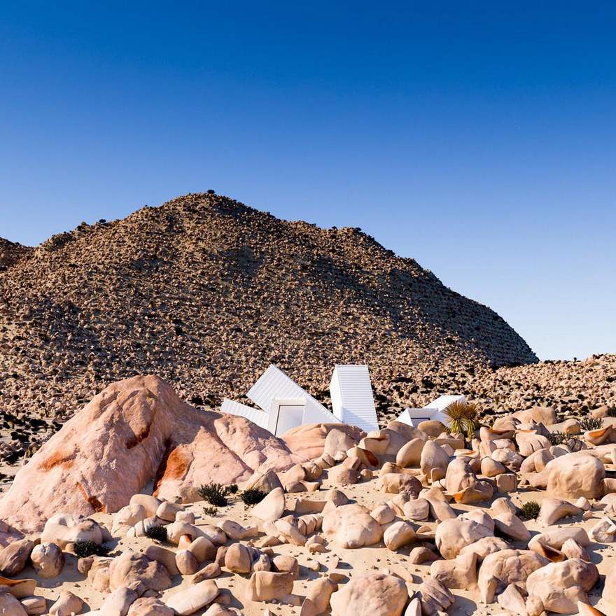 Architect Designs Incredible House Out Of Shipping Containers, And The Interior Is As Good As The Exterior