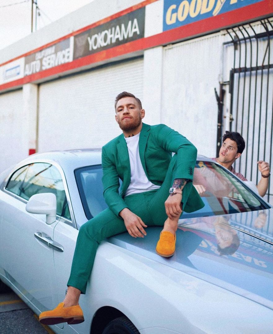 Guy Keeps Photoshopping Himself Into Celebrities&#8217; Lives, And We Can&#8217;t Stop Laughing