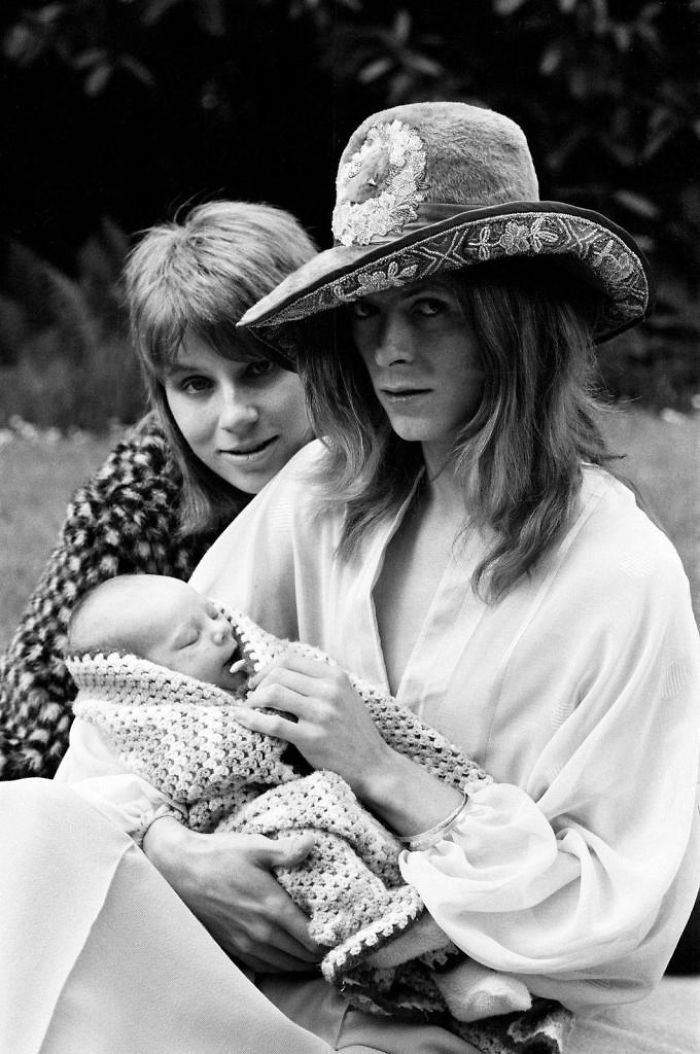 Rare Photos From 1971 Show David Bowie And His Ex-Wife Taking Their Son Zowie For A Walk