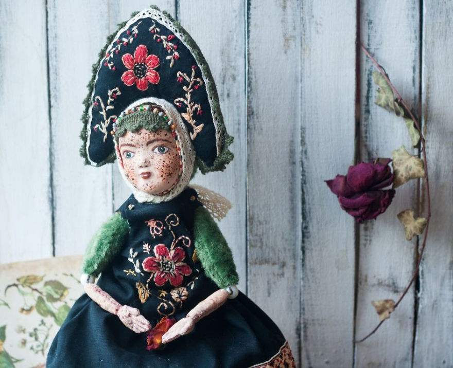Attic Beauty: Textile Dolls By Alyona Razdorova