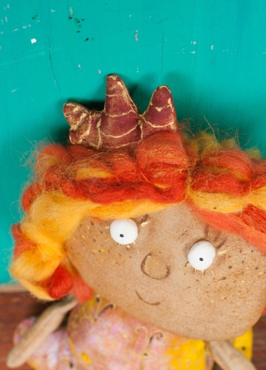 Attic Beauty: Textile Dolls By Alyona Razdorova