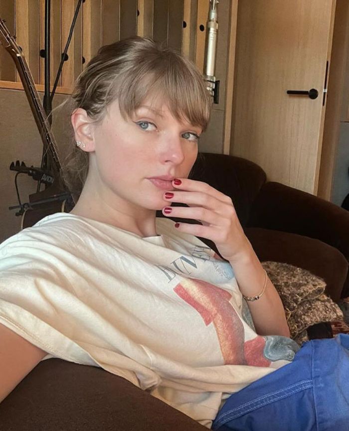 ‘Embarrassing’ Taylor Swift Video Resurfaces, Sparking Heated Debate About Her Manners ‘Embarrassing’ Taylor Swift Video Resurfaces, Sparking Heated Debate About Her Manners