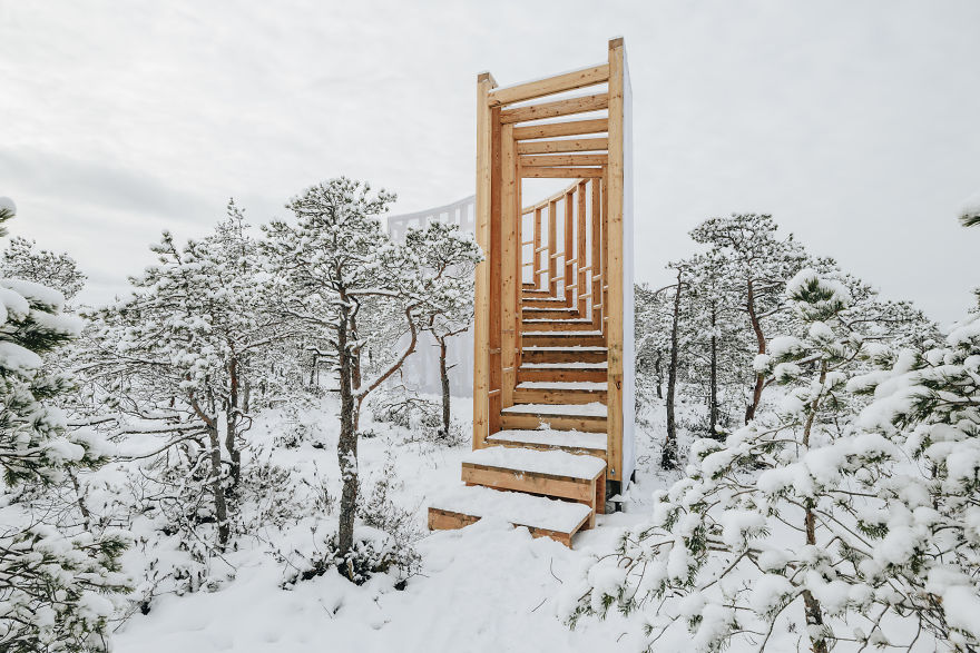 Estonia, Where Winter Still Prevails: Students Build A Staircase-Tower For Bog Watching
