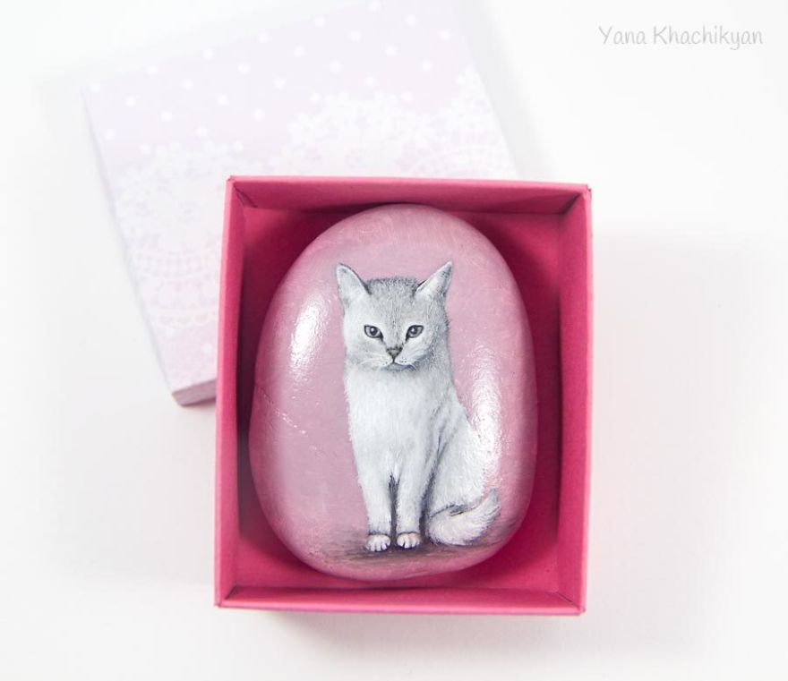 I Paint Miniature Pet Portraits On Stones Which Touch My Heart Every Single Time