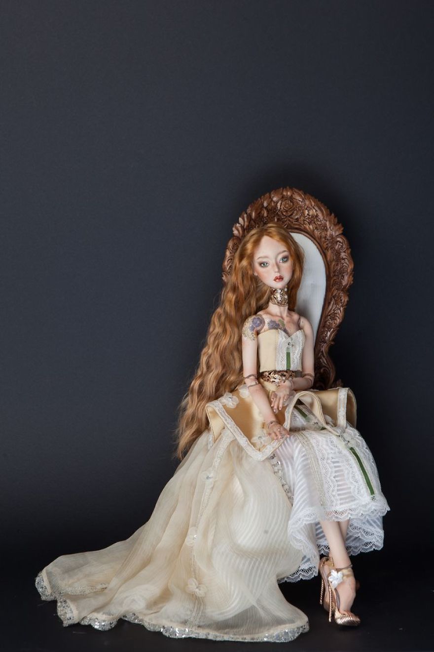 Can’t Take My Eyes Off Of You: True-To-Life Beautiful Collectible Dolls With Golden Joints Can’t Take My Eyes Off Of You: True-To-Life Beautiful Collectible Dolls With Golden Joints