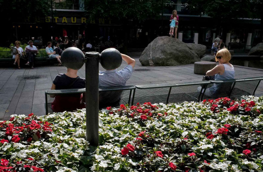 50 Incredibly Lucky Shots By Probably The Best Street Photographer In The World 50 Incredibly Lucky Shots By Probably The Best Street Photographer In The World